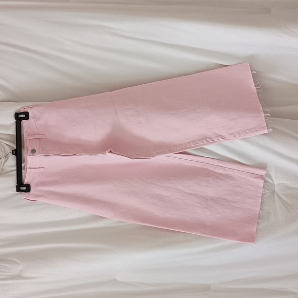 Universal Thread Women’s Frayed Ankle Jeans in Black & Light Pink - Picture 2 of 8